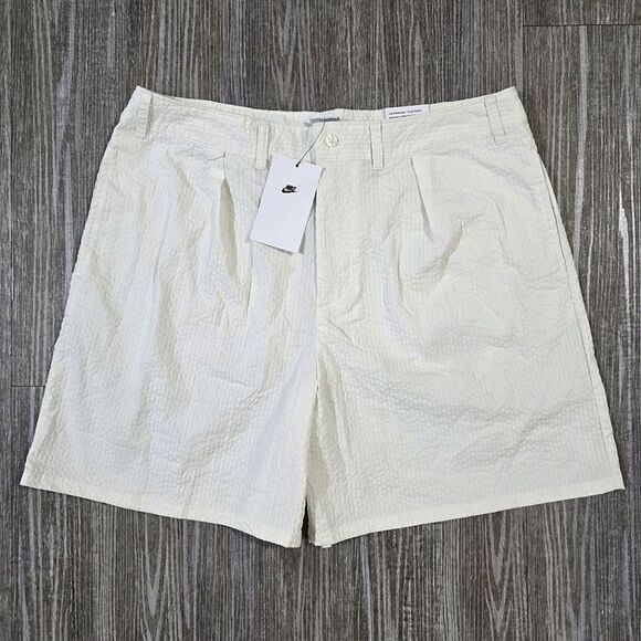 Nike Life Seersucker Off-White 6" Pleated Shorts HF6363-030 Men's 32 Medium New - Picture 1 of 12